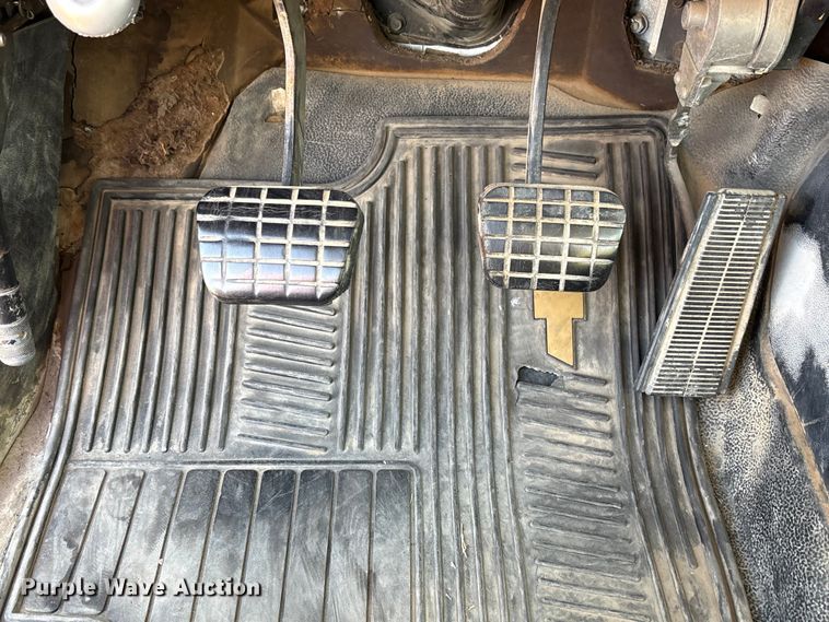 image for item FC2156 1999 GMC C7 flatbed truck