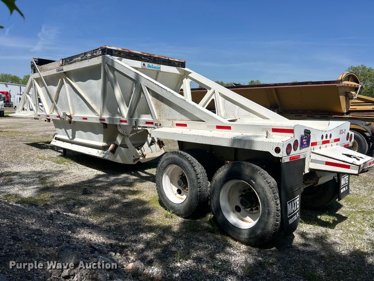 image for item FC2528 2014 DeLucio bottom dump trailer
