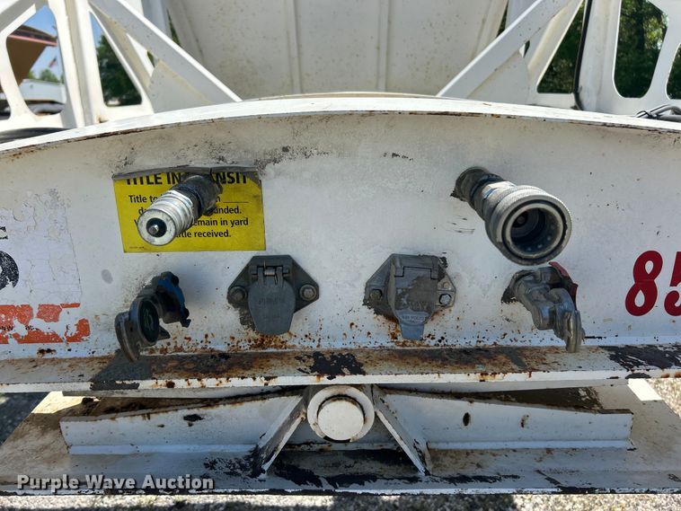 image for item FC2528 2014 DeLucio bottom dump trailer
