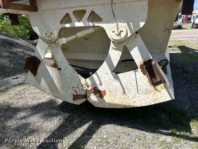 image for item FC2528 2014 DeLucio bottom dump trailer