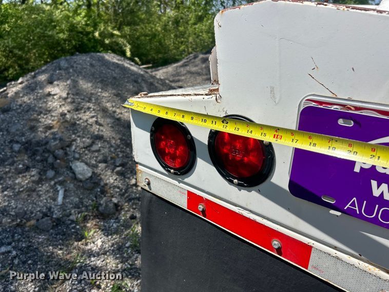 image for item FC2528 2014 DeLucio bottom dump trailer