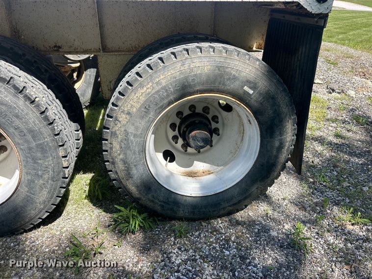 image for item FC2528 2014 DeLucio bottom dump trailer