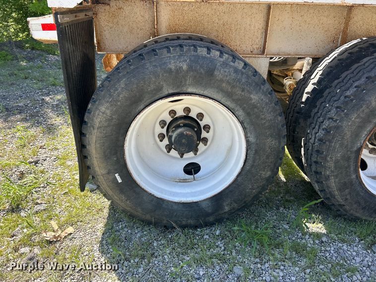 image for item FC2528 2014 DeLucio bottom dump trailer