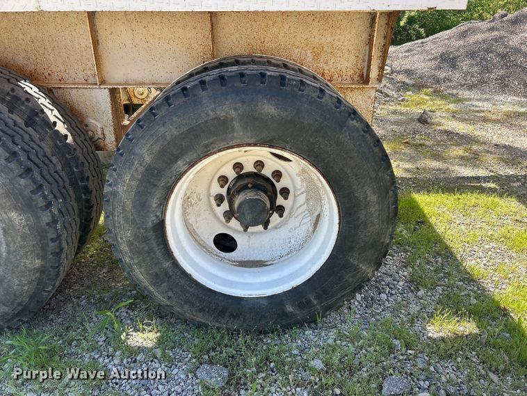 image for item FC2528 2014 DeLucio bottom dump trailer