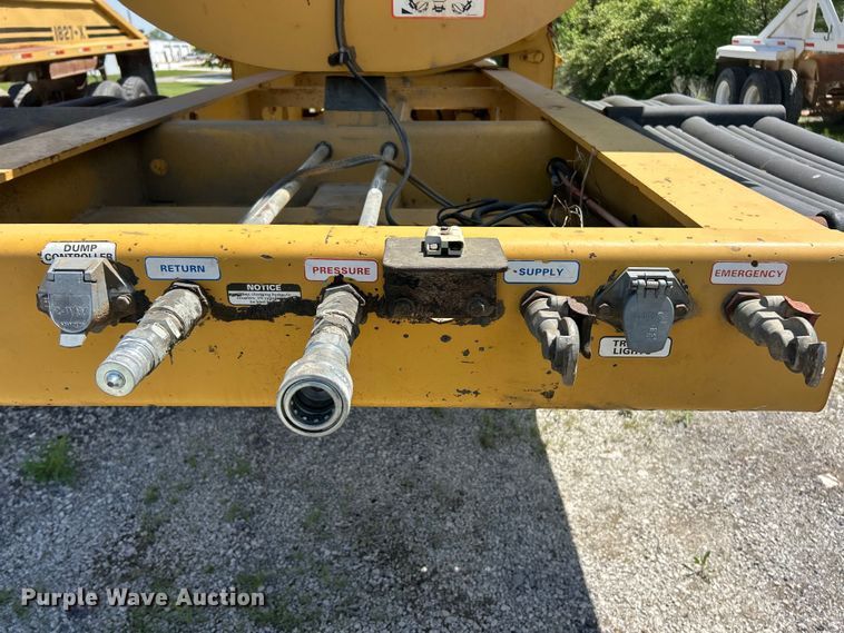 image for item FC2529 2000 SiDump'R 2000 side dump trailer
