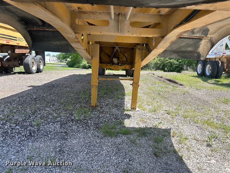 image for item FC2529 2000 SiDump'R 2000 side dump trailer