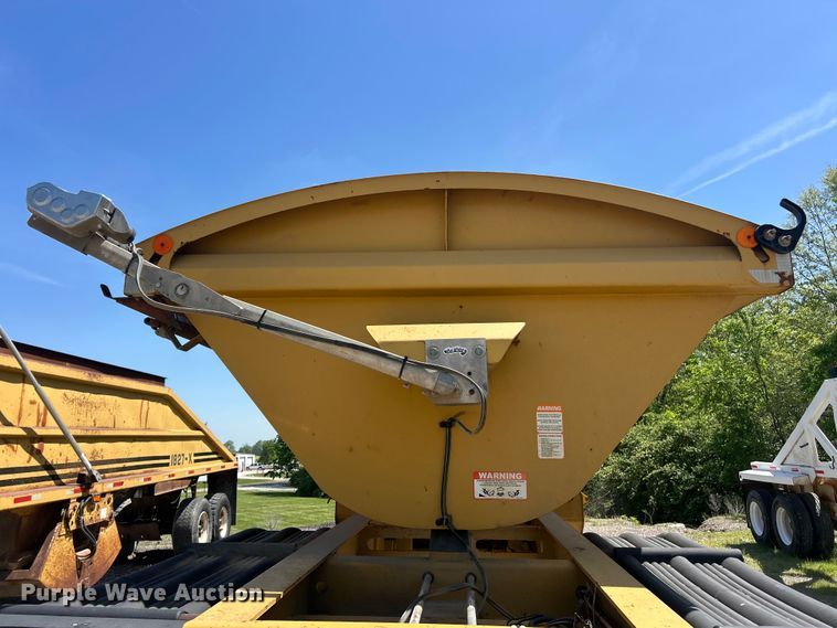 image for item FC2529 2000 SiDump'R 2000 side dump trailer