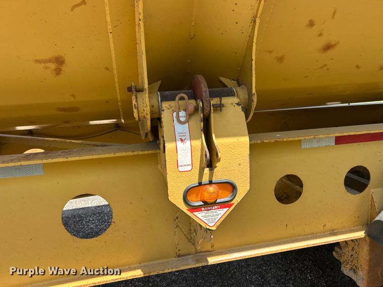 image for item FC2529 2000 SiDump'R 2000 side dump trailer