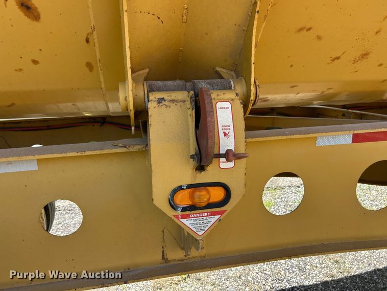 image for item FC2529 2000 SiDump'R 2000 side dump trailer