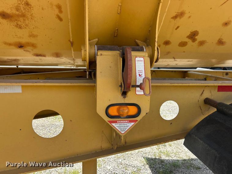 image for item FC2529 2000 SiDump'R 2000 side dump trailer
