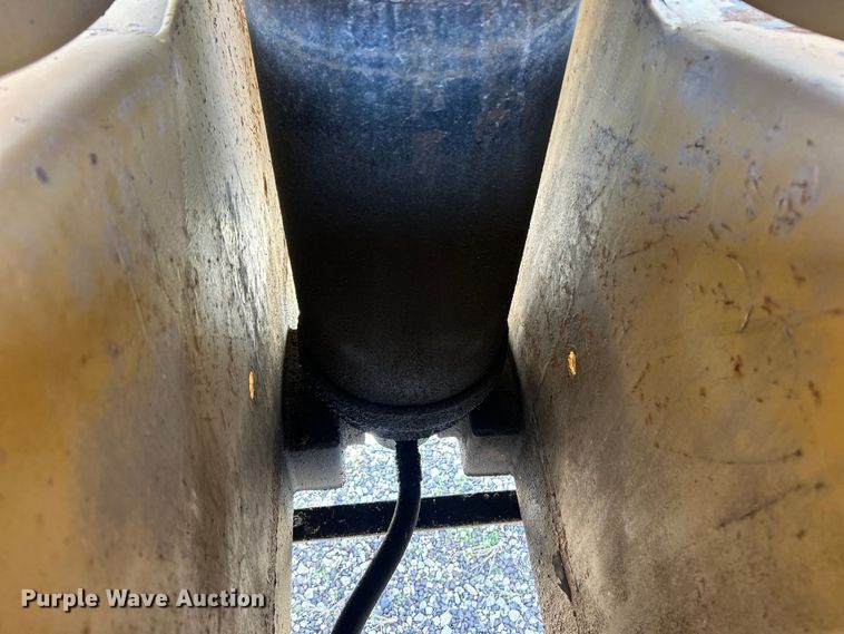 image for item FC2529 2000 SiDump'R 2000 side dump trailer