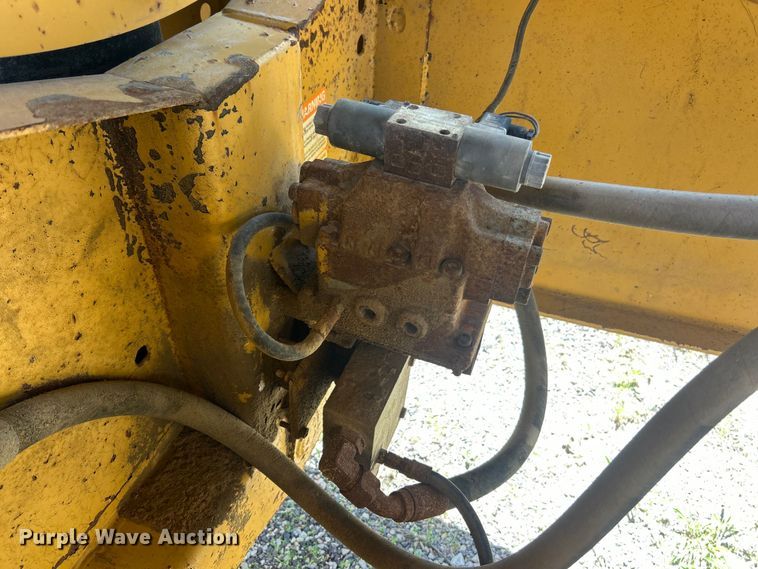 image for item FC2529 2000 SiDump'R 2000 side dump trailer