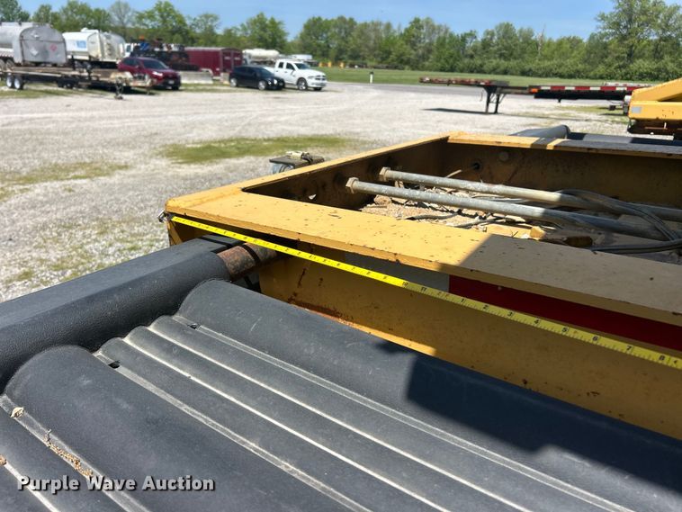 image for item FC2529 2000 SiDump'R 2000 side dump trailer