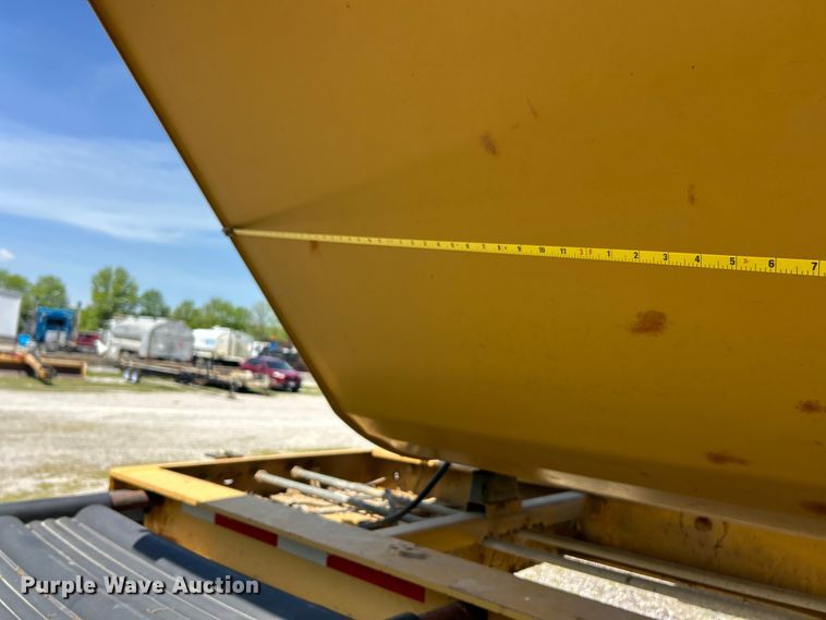 image for item FC2529 2000 SiDump'R 2000 side dump trailer