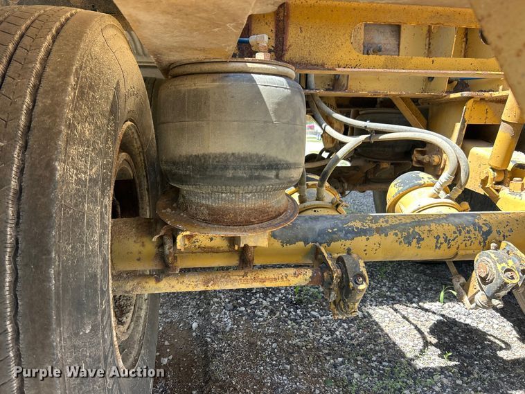 image for item FC2529 2000 SiDump'R 2000 side dump trailer