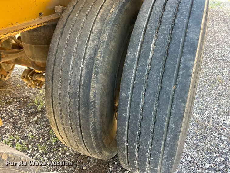 image for item FC2529 2000 SiDump'R 2000 side dump trailer
