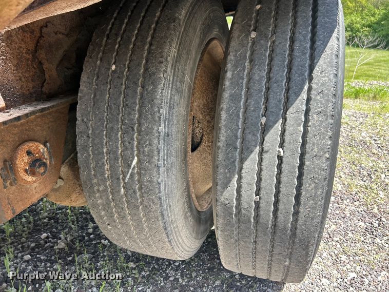 image for item FC2531 2002 Transcraft drop deck trailer