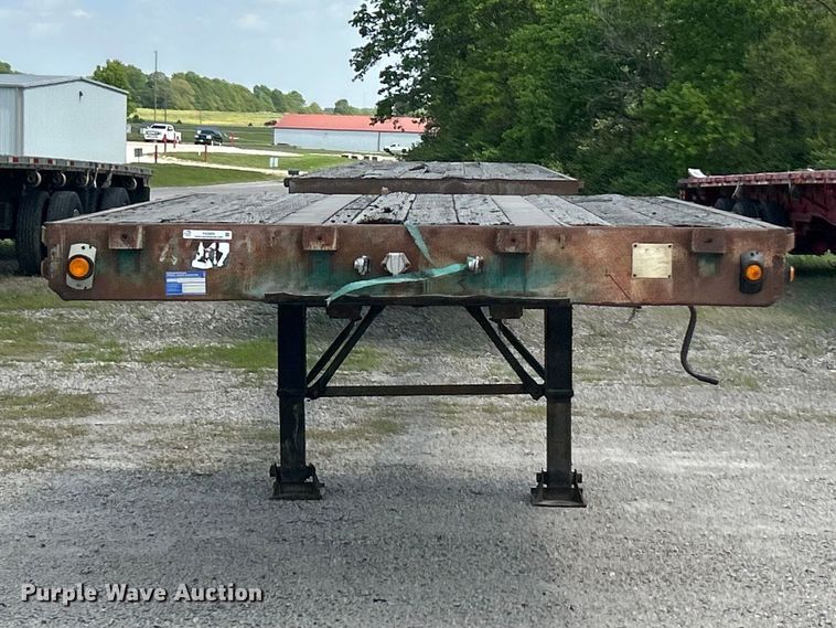 image for item FC2533 1988 Fontaine TP-3-4868SL extendable flatbed trailer