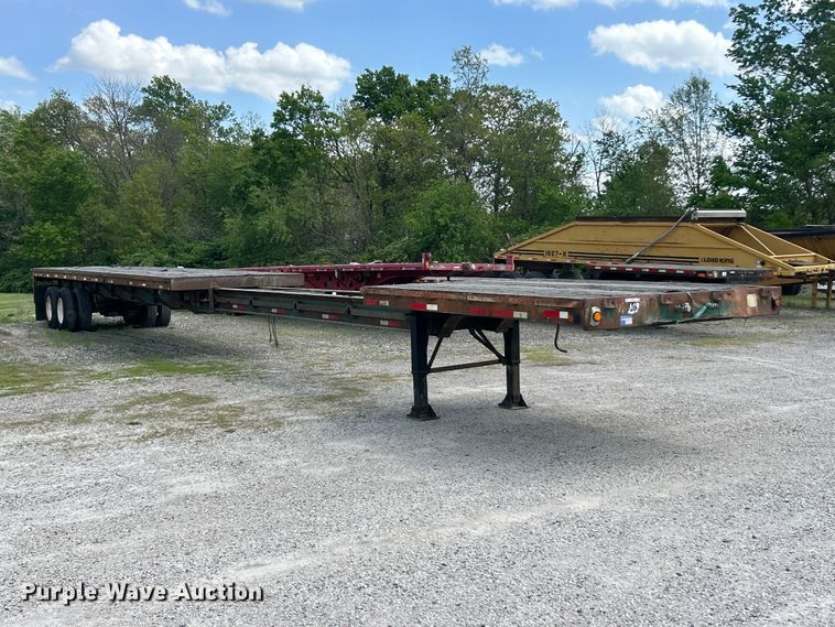 image for item FC2533 1988 Fontaine TP-3-4868SL extendable flatbed trailer