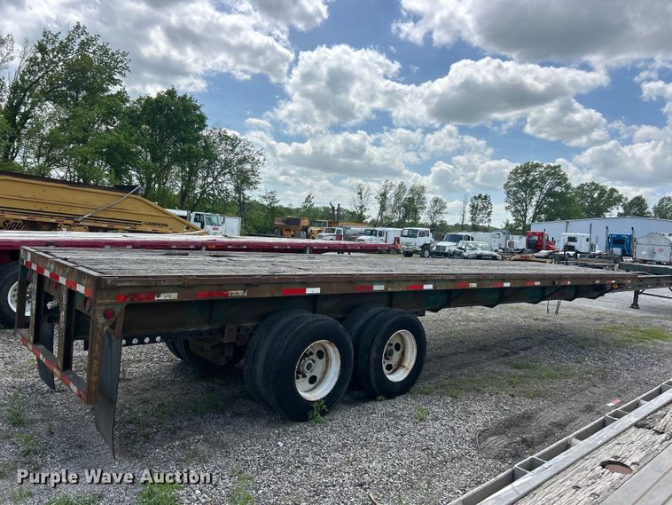 image for item FC2533 1988 Fontaine TP-3-4868SL extendable flatbed trailer