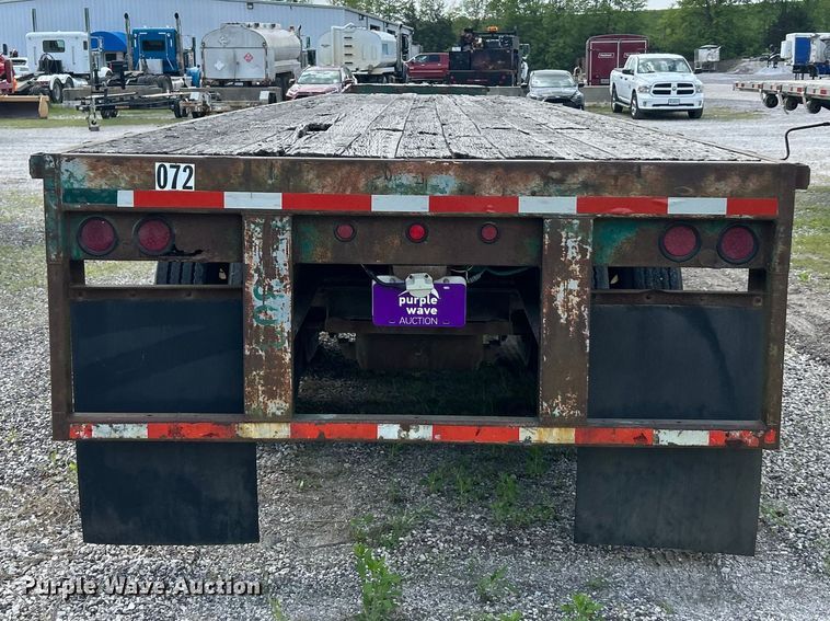 image for item FC2533 1988 Fontaine TP-3-4868SL extendable flatbed trailer