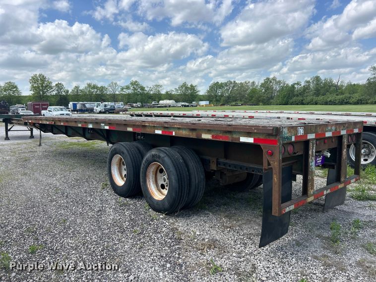 image for item FC2533 1988 Fontaine TP-3-4868SL extendable flatbed trailer