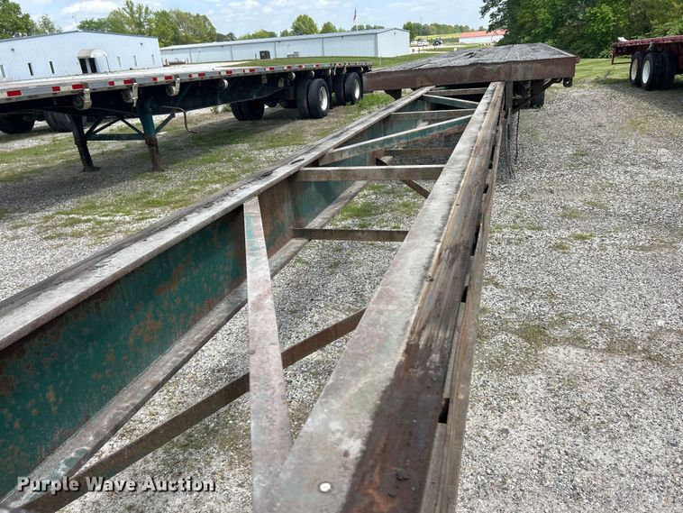 image for item FC2533 1988 Fontaine TP-3-4868SL extendable flatbed trailer