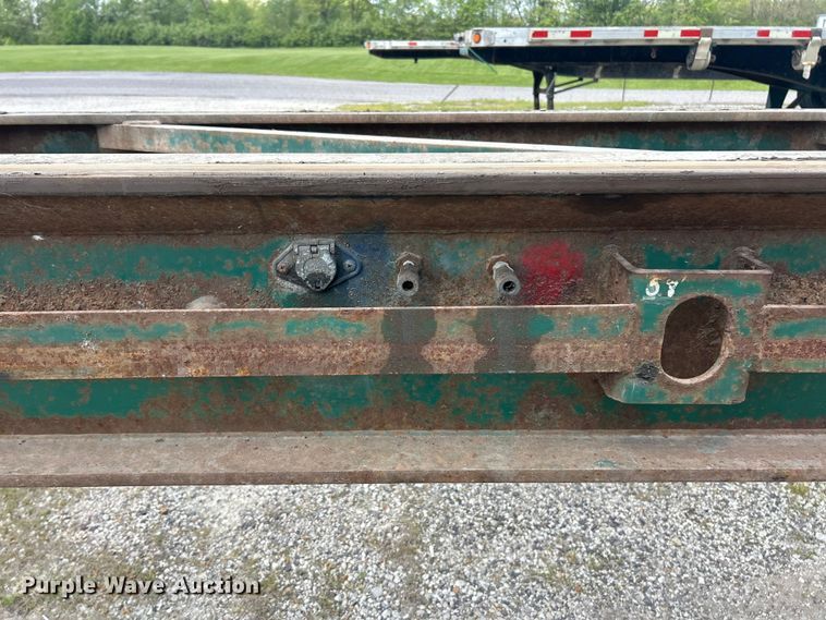 image for item FC2533 1988 Fontaine TP-3-4868SL extendable flatbed trailer