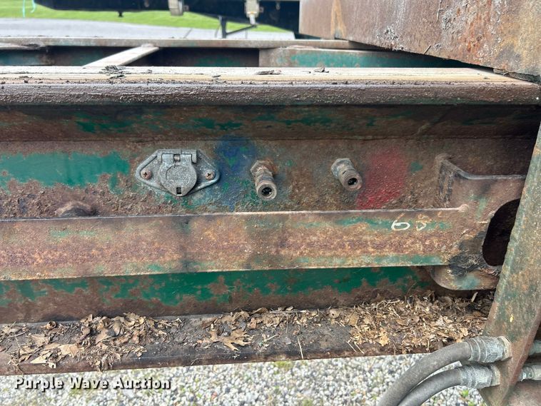 image for item FC2533 1988 Fontaine TP-3-4868SL extendable flatbed trailer