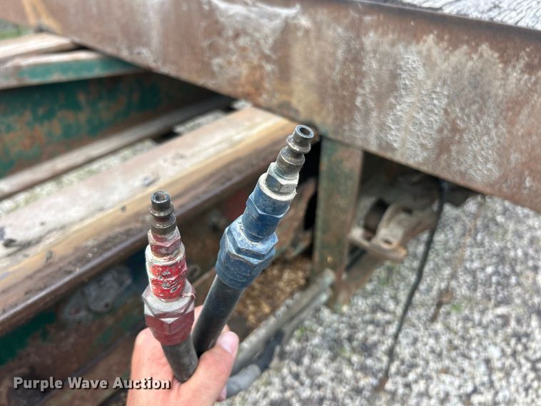 image for item FC2533 1988 Fontaine TP-3-4868SL extendable flatbed trailer