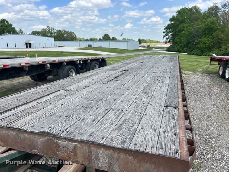 image for item FC2533 1988 Fontaine TP-3-4868SL extendable flatbed trailer