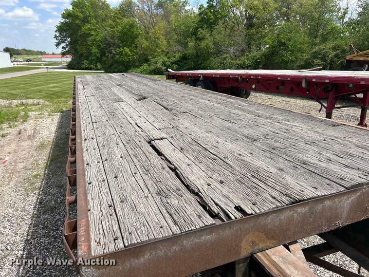 image for item FC2533 1988 Fontaine TP-3-4868SL extendable flatbed trailer