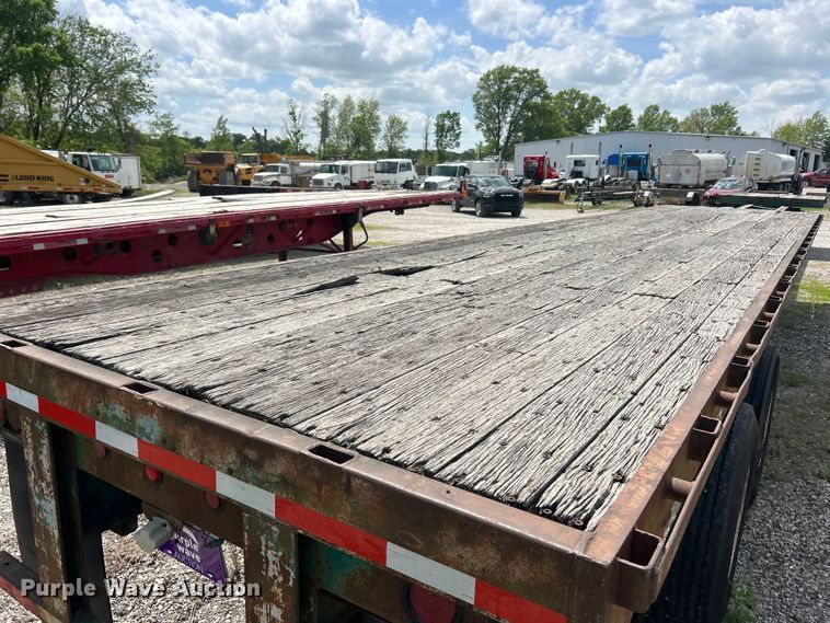image for item FC2533 1988 Fontaine TP-3-4868SL extendable flatbed trailer