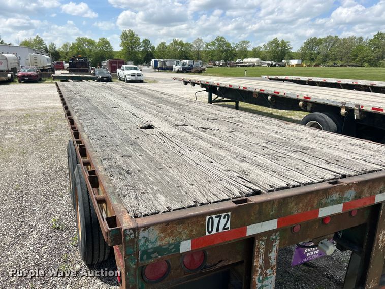 image for item FC2533 1988 Fontaine TP-3-4868SL extendable flatbed trailer