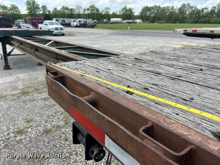 image for item FC2533 1988 Fontaine TP-3-4868SL extendable flatbed trailer