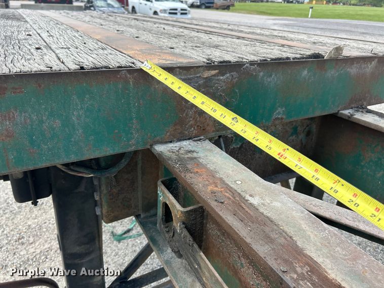 image for item FC2533 1988 Fontaine TP-3-4868SL extendable flatbed trailer