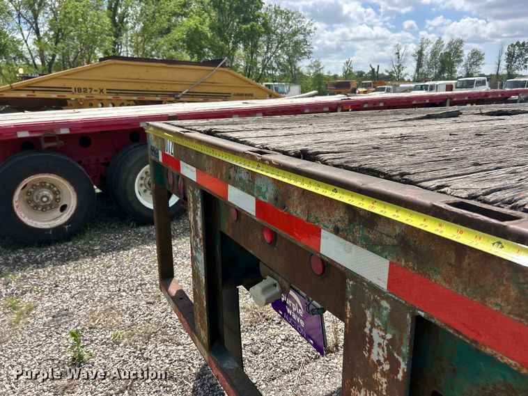 image for item FC2533 1988 Fontaine TP-3-4868SL extendable flatbed trailer