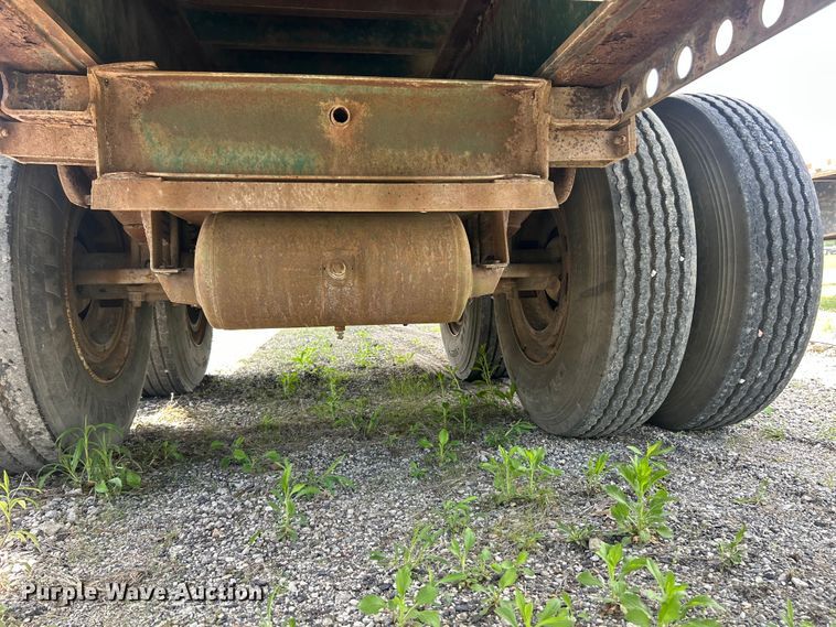 image for item FC2533 1988 Fontaine TP-3-4868SL extendable flatbed trailer