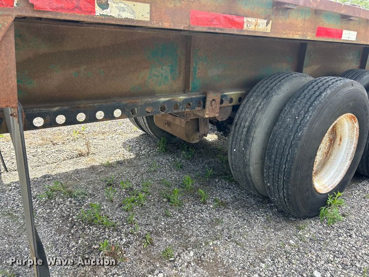 image for item FC2533 1988 Fontaine TP-3-4868SL extendable flatbed trailer