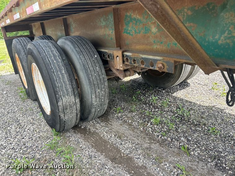 image for item FC2533 1988 Fontaine TP-3-4868SL extendable flatbed trailer