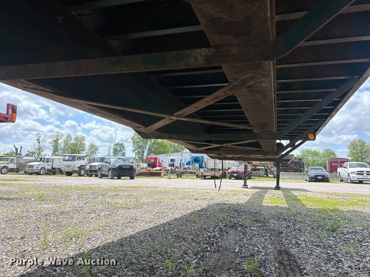 image for item FC2533 1988 Fontaine TP-3-4868SL extendable flatbed trailer