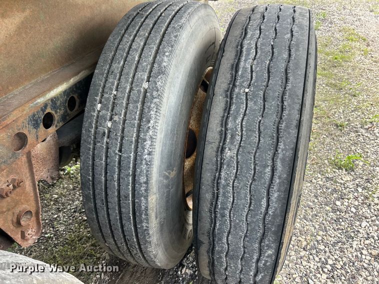 image for item FC2533 1988 Fontaine TP-3-4868SL extendable flatbed trailer