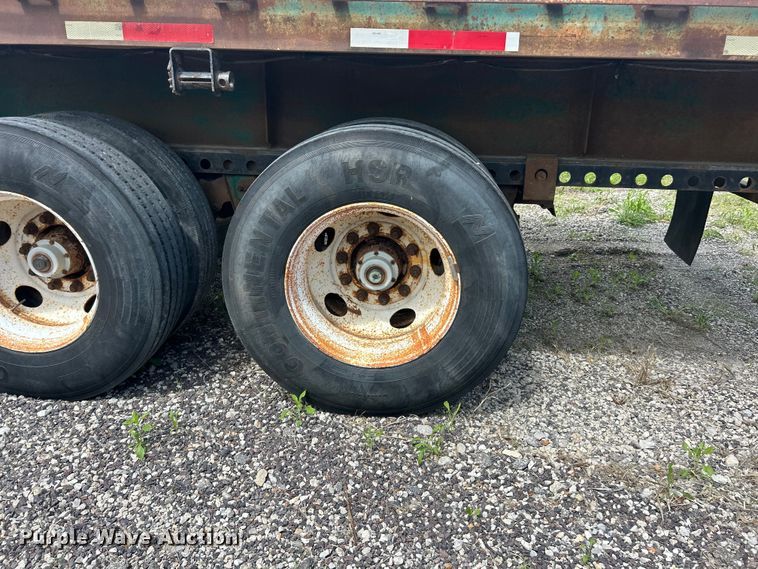 image for item FC2533 1988 Fontaine TP-3-4868SL extendable flatbed trailer