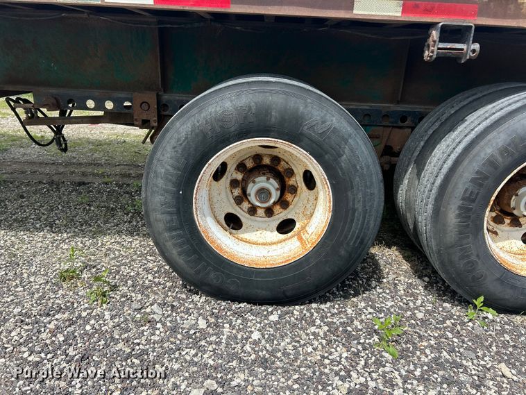 image for item FC2533 1988 Fontaine TP-3-4868SL extendable flatbed trailer