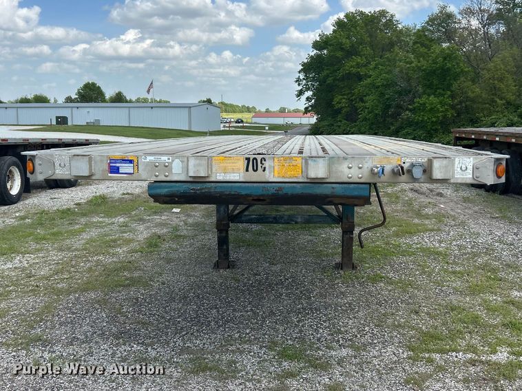 image for item FC2534 2001 Utility FS2CHA flatbed trailer