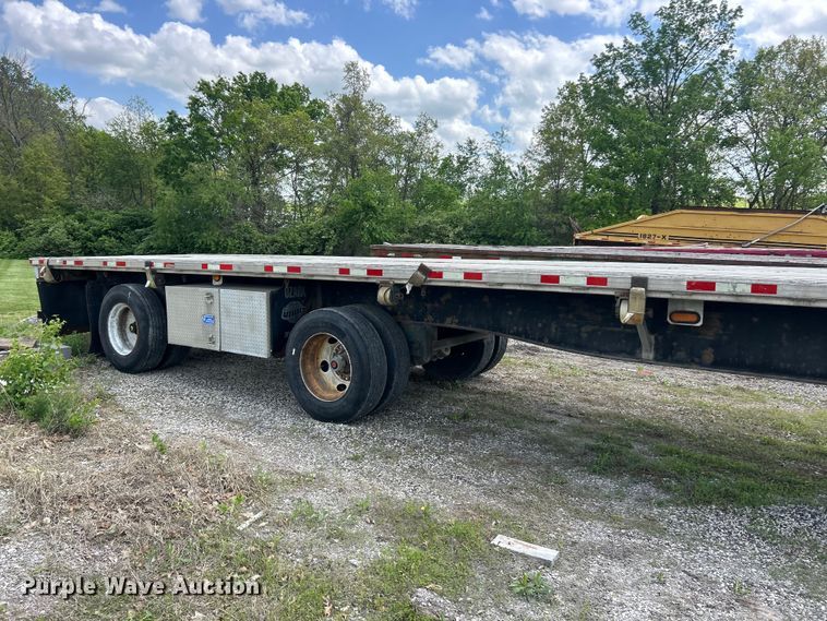 image for item FC2534 2001 Utility FS2CHA flatbed trailer