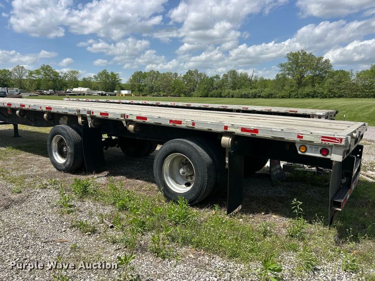 image for item FC2534 2001 Utility FS2CHA flatbed trailer