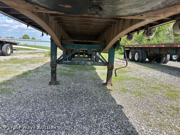 image for item FC2534 2001 Utility FS2CHA flatbed trailer