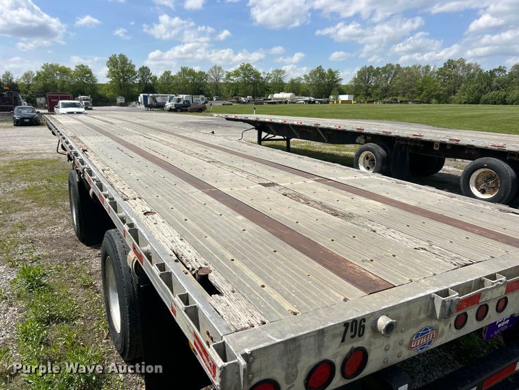image for item FC2534 2001 Utility FS2CHA flatbed trailer