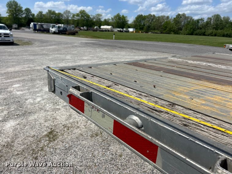 image for item FC2534 2001 Utility FS2CHA flatbed trailer